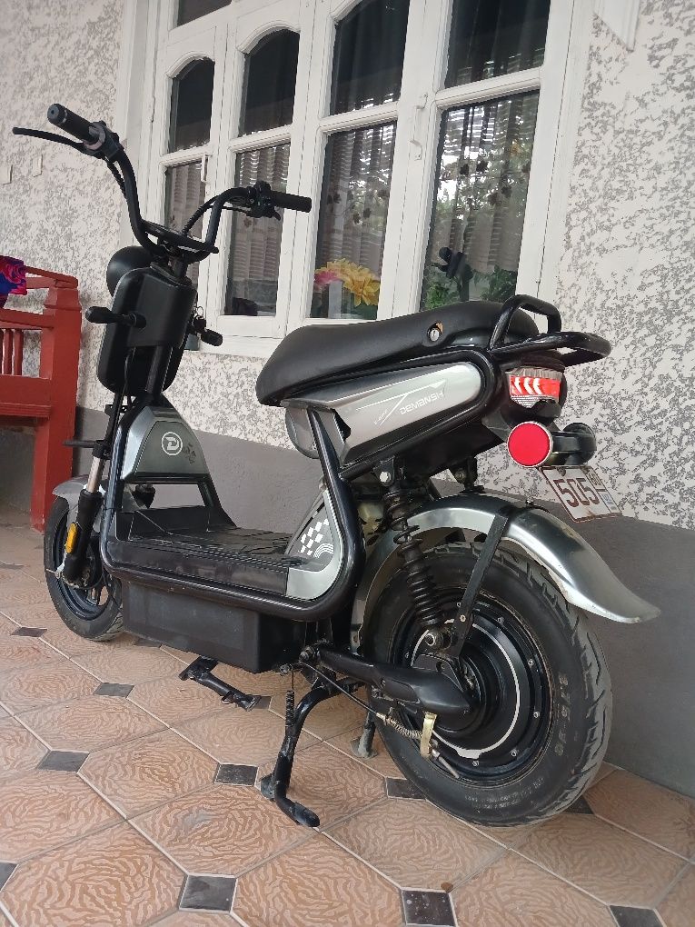 Skuter JK sotiladi