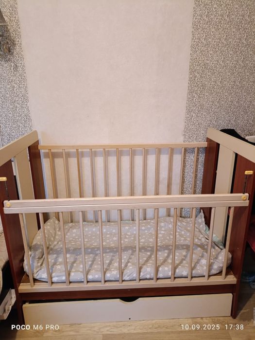 Детская кроватка