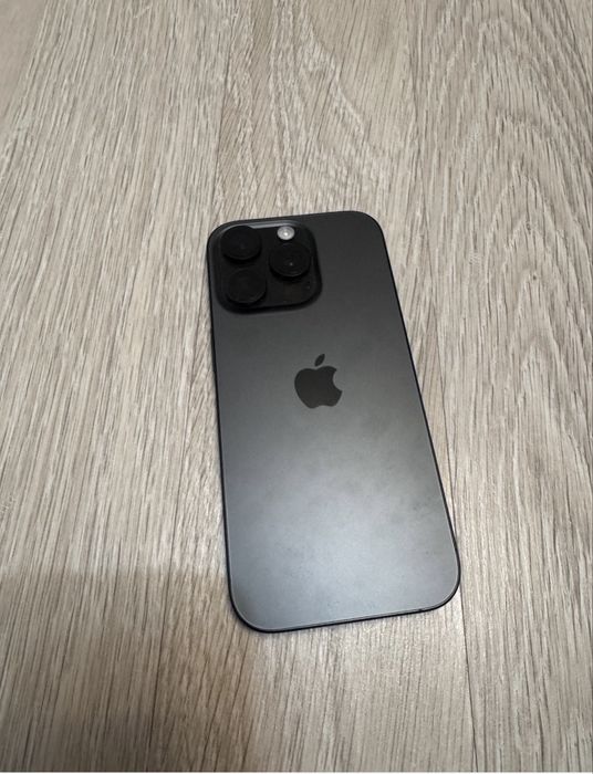 Айфон 16про,эмкость 100%, месяц назад купил,все идеальном состание,все