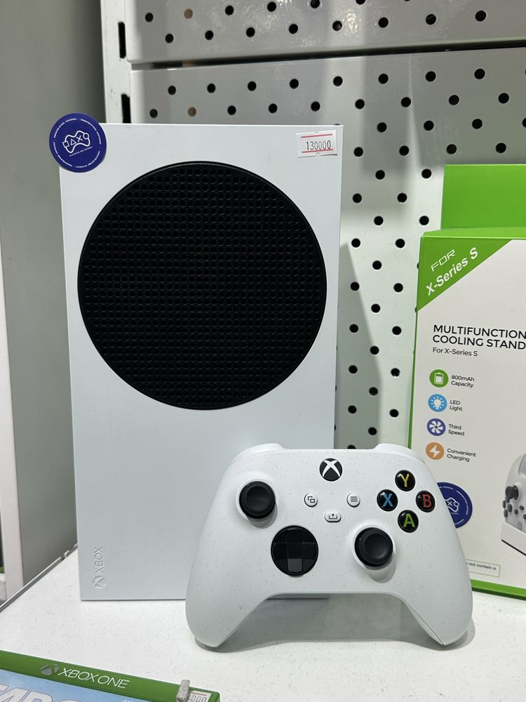 XBOX Series S в идеальном состоянии и гарантией