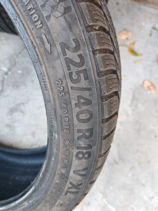 Vând anvelope iarna 225 40 18 continental winter contact  ts 870p