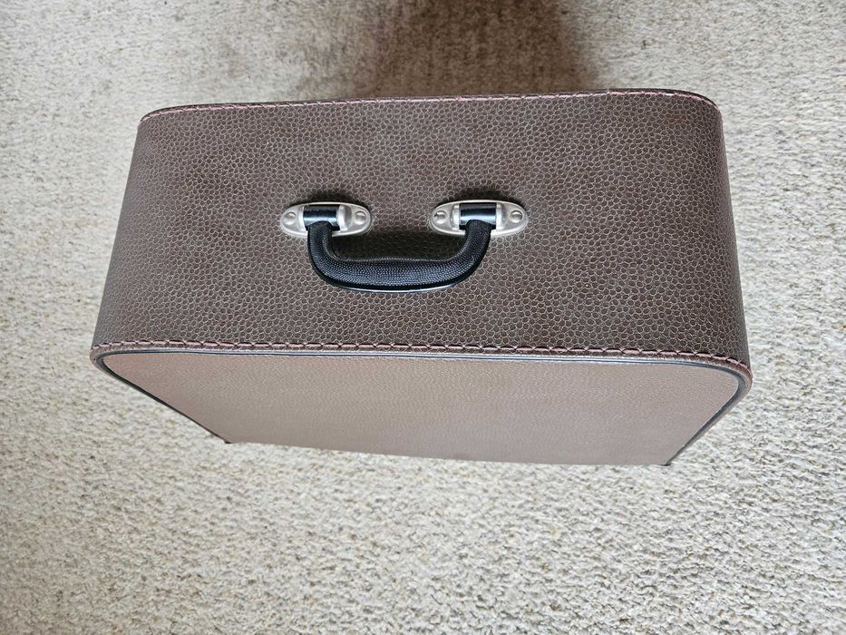 Полска шевна машина Lucznik Predom 432 с куфар в перфектно състояние