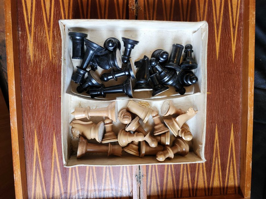 шах на дървена и хартиена основа, р-р 48х48 см, комплект с фигурите