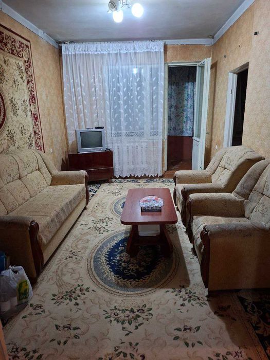 Сдаётся 2-комнатная квартира  возле 151 школы на короткий срок