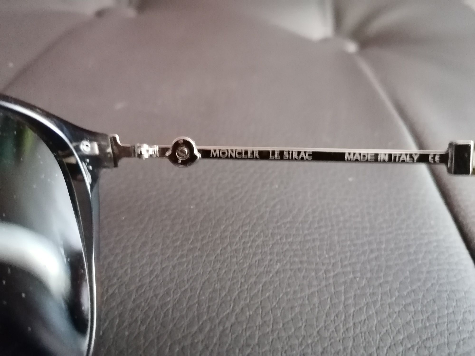 Moncler 51403 Слънчеви очила 
Sunglasses