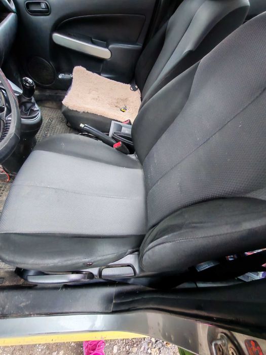 Продавам Мазда 2 1.4i