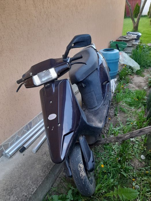 Vând scuter aprilia