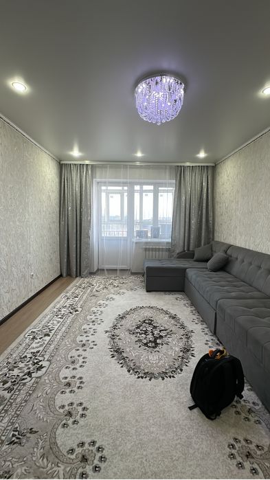 Продам диван в отличном состояний
