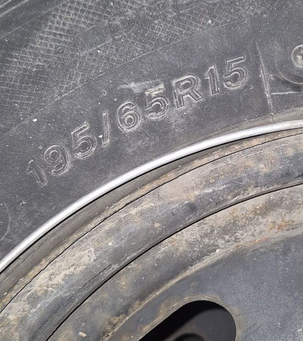 Продавам употребявани гуми от Голф4