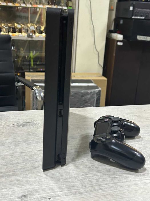 PlayStation 4 Slim 500GB  PS4