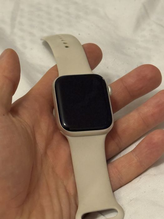 Apple Watch SE 2023 44mm - 100 la suta viata baterieiei