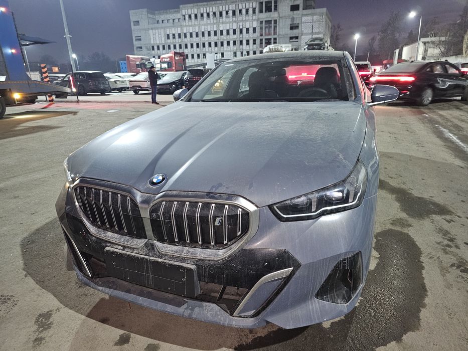 BMW i5 2025 eDrive35L M Спортивный пакет