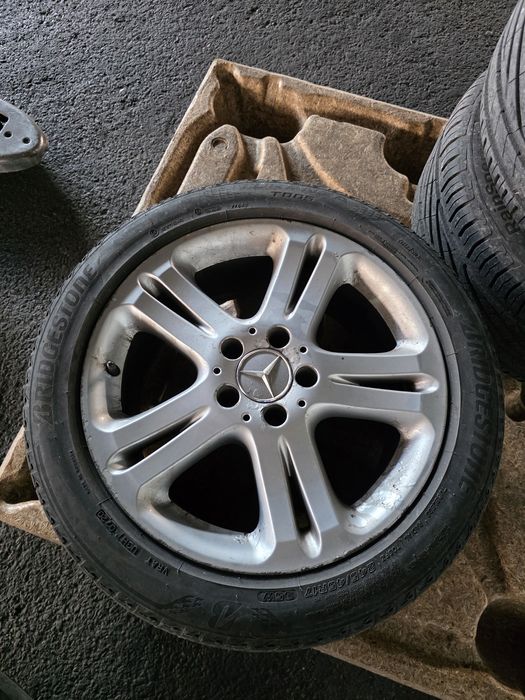 Джанти за Mercedes W211 оригинални 17-ки с летни гуми
