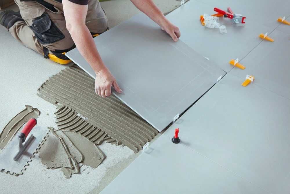 Meserias zugrav pun gresie faianta parchet zugraveli