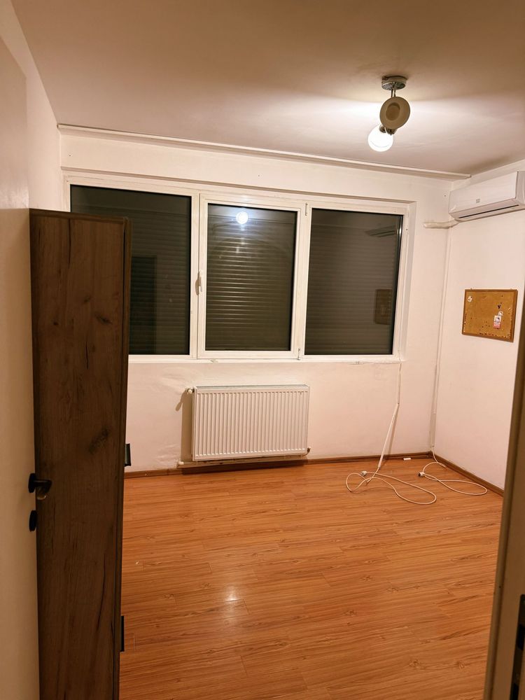 Inchiriez aparatament 4 camere etaj 1