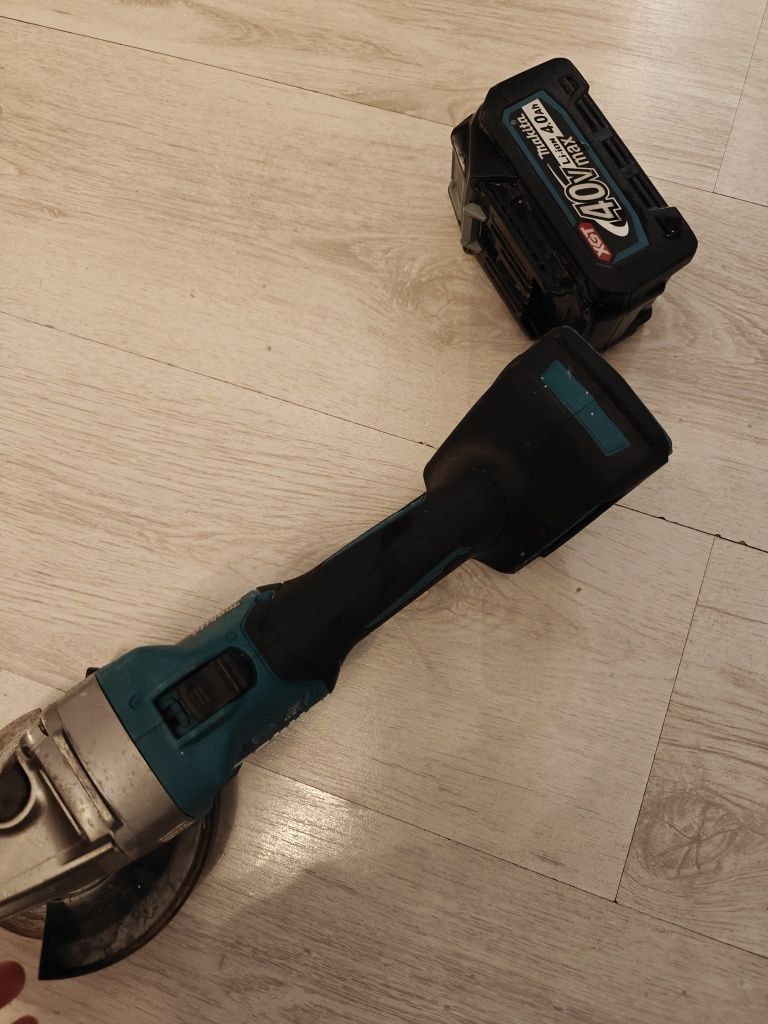 Makita flex GA005G 40v XGT