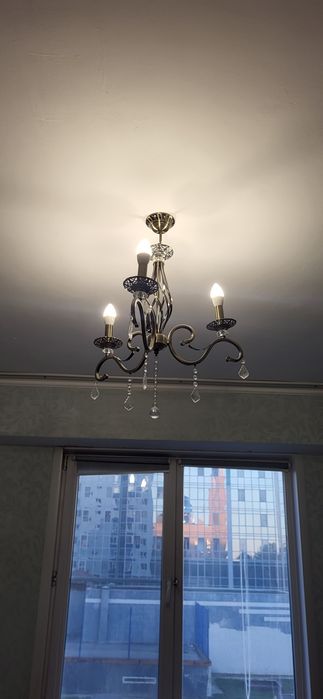 Продается люстра