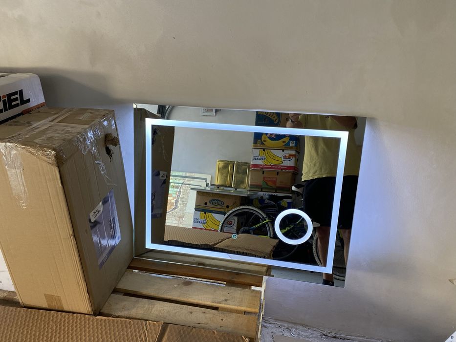 LED огледало с размери 60/80см.