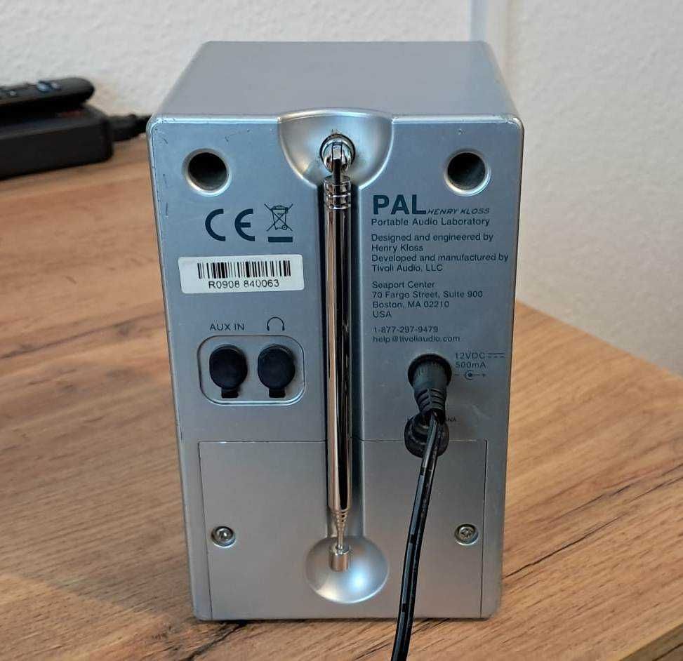 Radio Tivoli Audio iPAL Henry Kloss