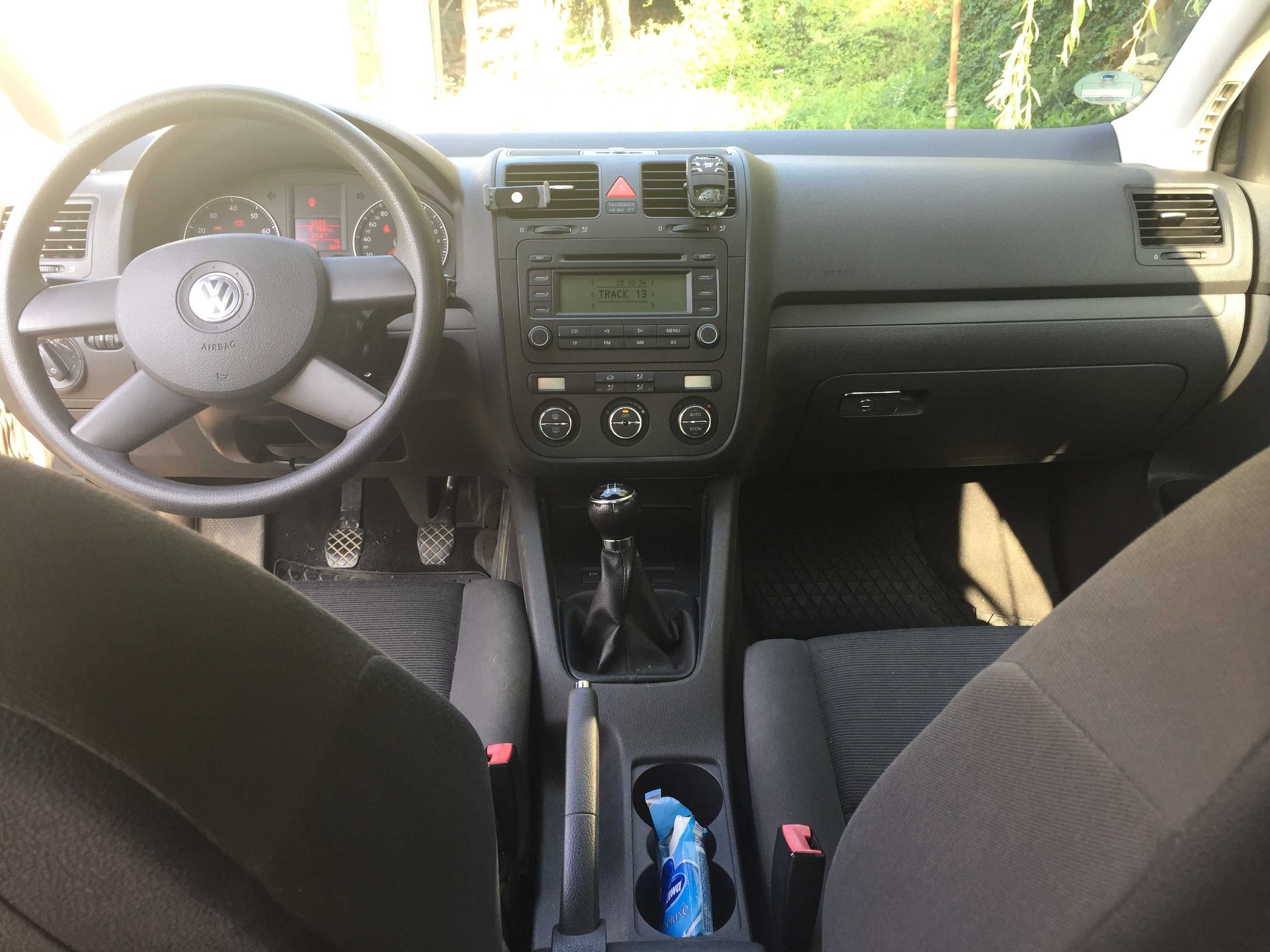 VW Golf 5 1.6 benzina 105 cp  2004