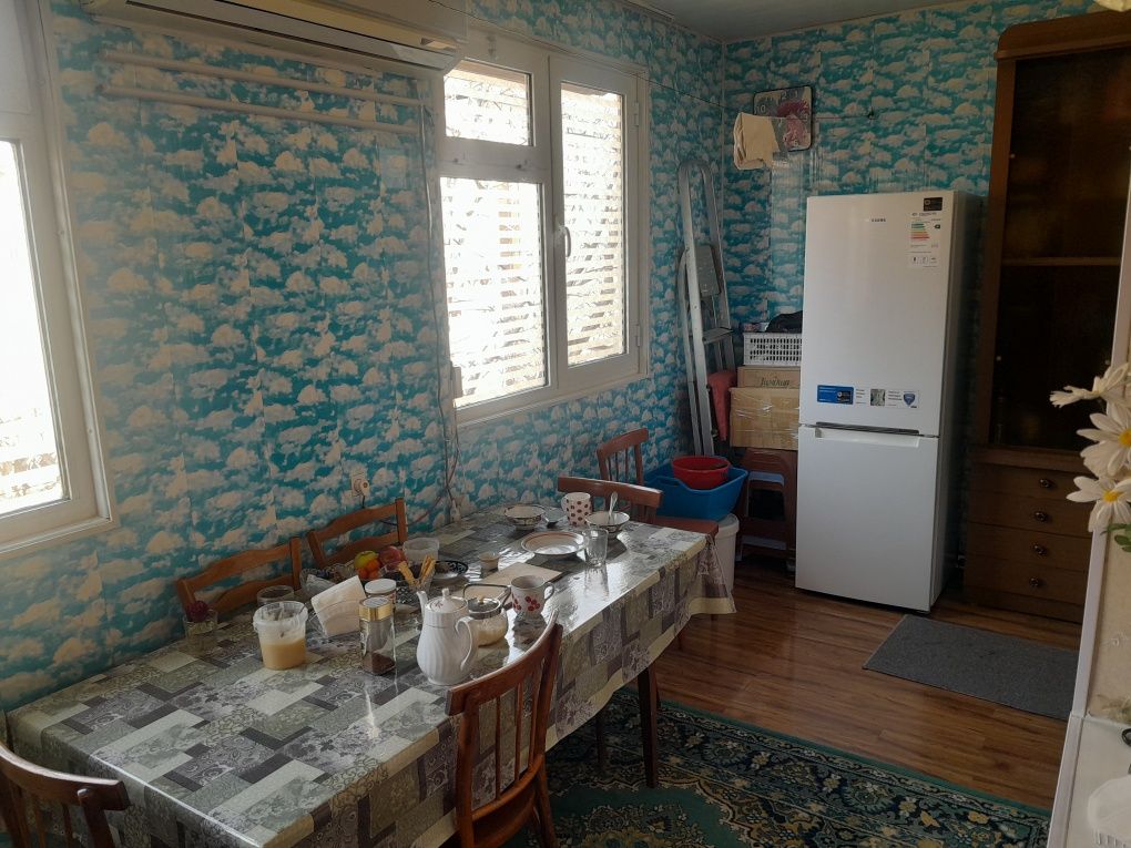 Сдаётся квартира 3х комнотная возле эко базара