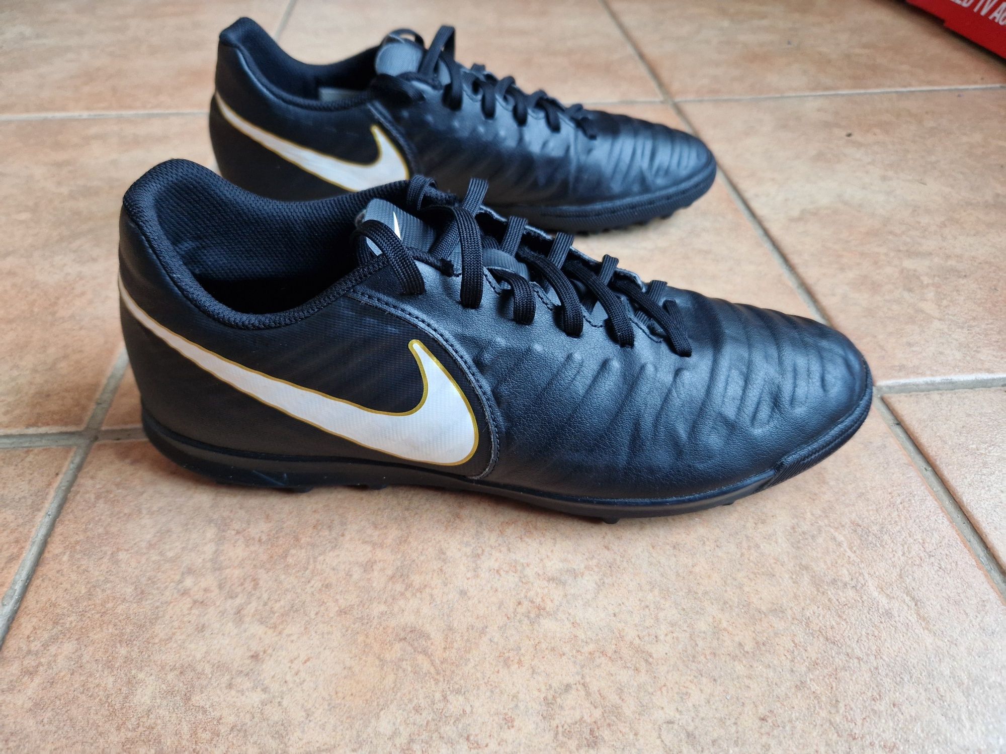 Pantofi fotbal sintetic Nike