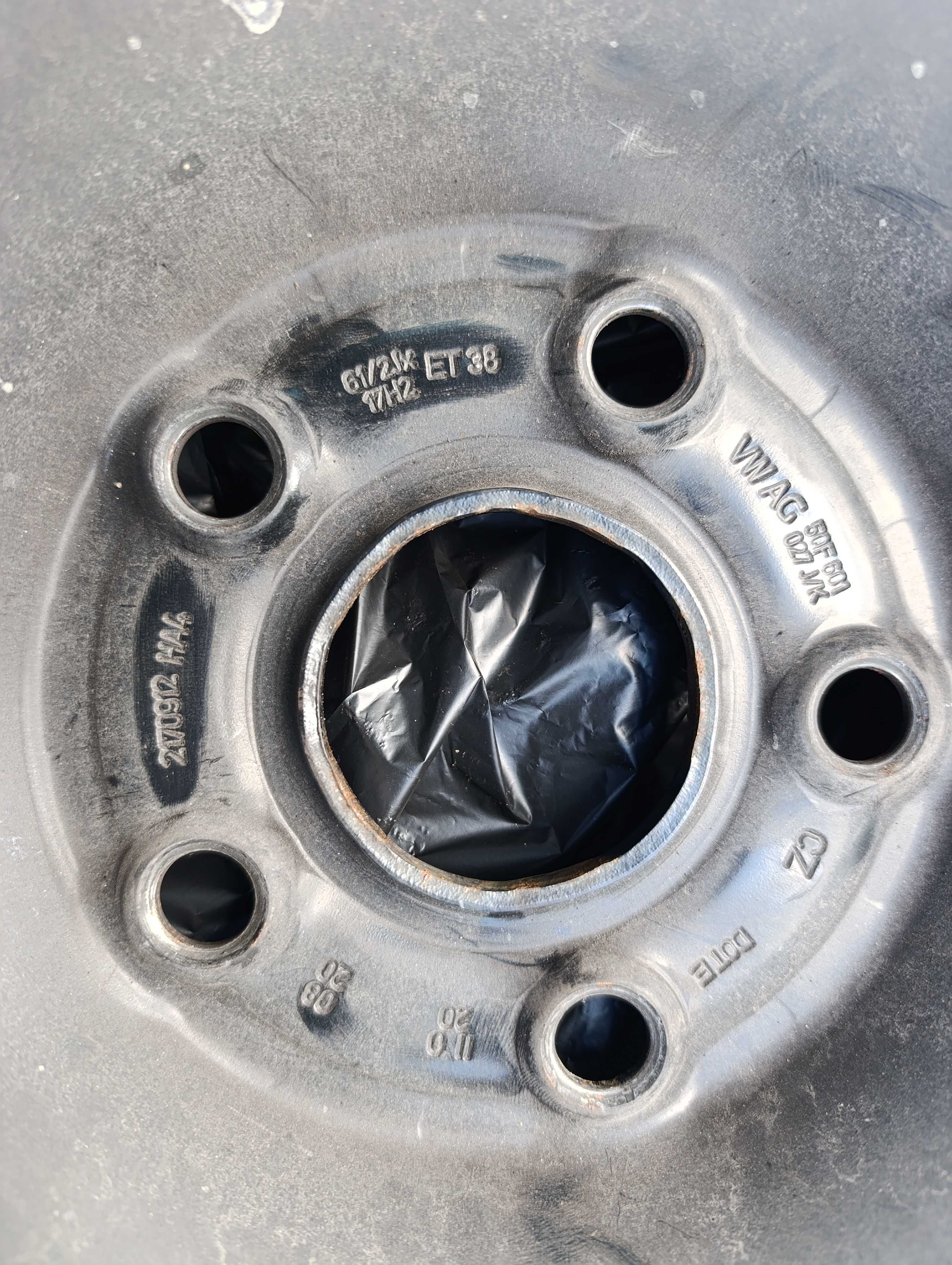 4 бр. оригинални VW стоманени джанти 18", с изправни TPMS сензори.
