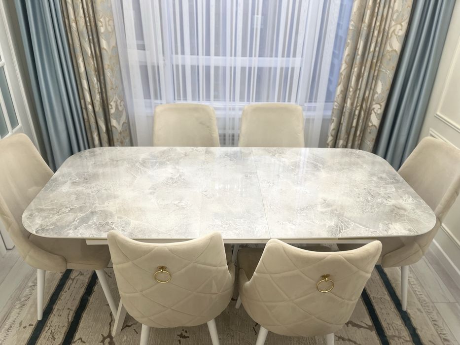 Продам стол и стулья