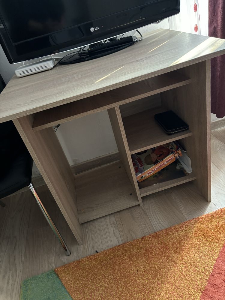 Vand Tv LG, cuptor microunde,storcator legume fructe,masuta birou,geac