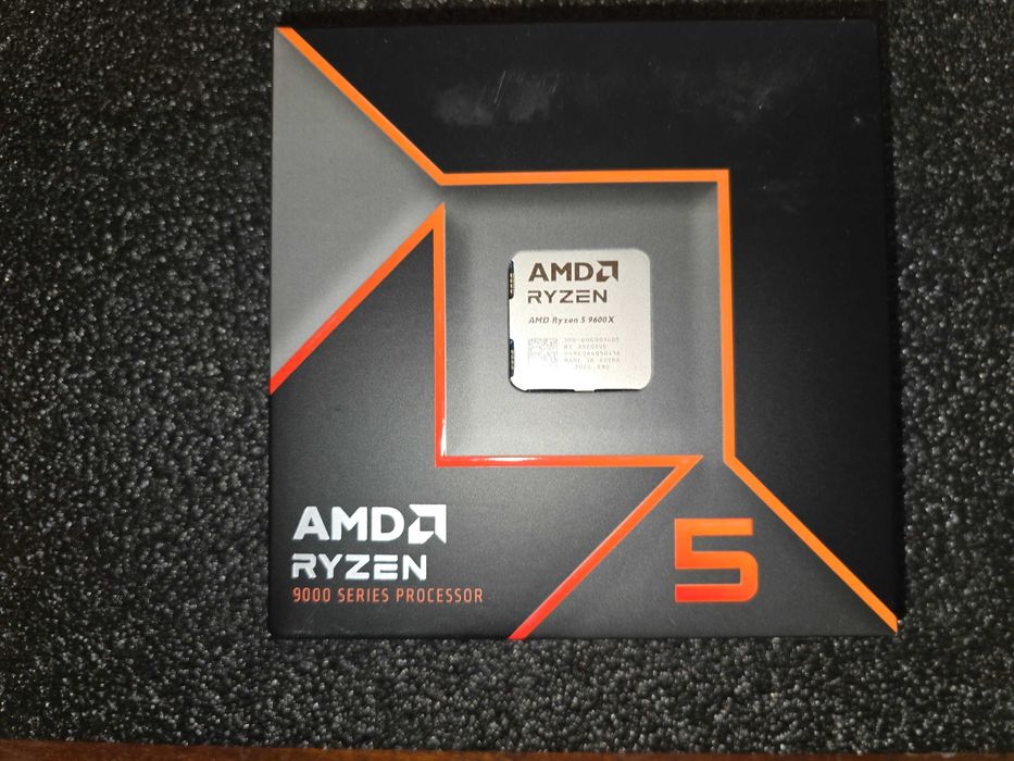 Procesor AMD Ryzen 5 9600X 3.9GHz AM5 38MB 65W (BOX) - Sigilat