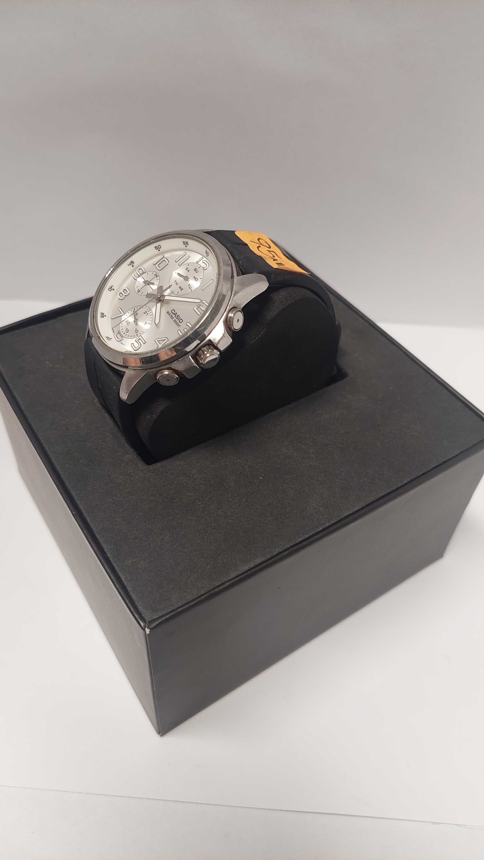 Часовник Casio Japan mov't 5302