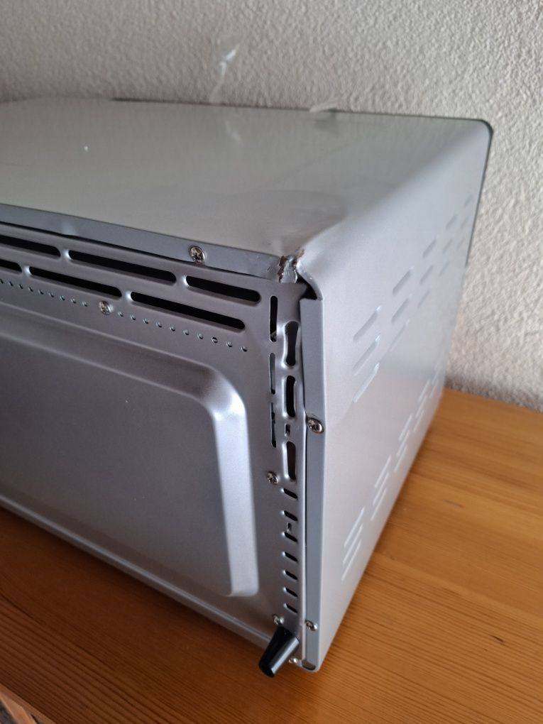 Конвекторна фурна Inventum OV307S 30л,1600w, 230градуса,4нагреватела.