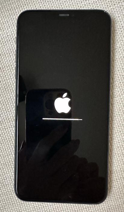 iPhone 11 Pro Max - перфектно състояние