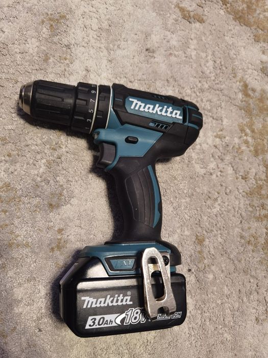 Vând mașină de găurit si înșurubat Makita