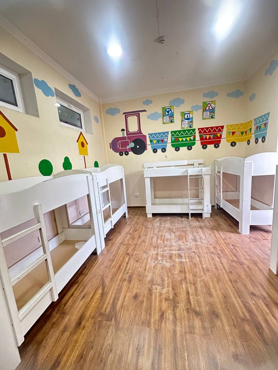 Xususiy bog'cha, maktab uchun mebel sotiladi