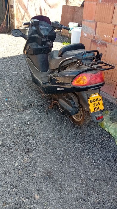 Vând scuter  sau schimb cu diverse