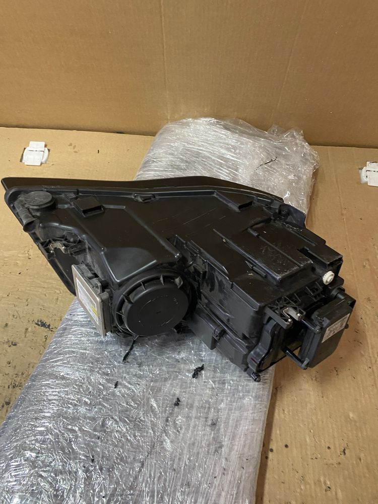 Far stanga audi a8 4h bi xenon adaptiv