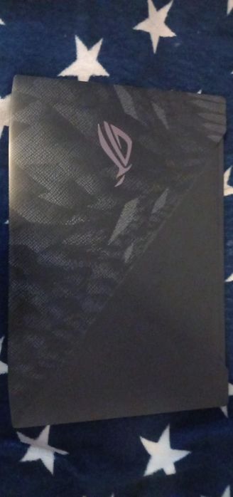 Laptop dau vând sau dau la schimb pe iphone