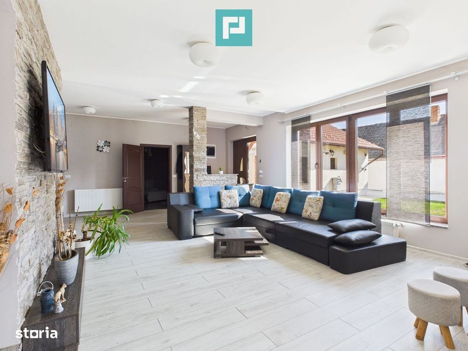 Casă modernă cu 2 corpuri, 5 camere în Pecica