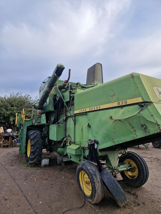 Vând combina JOHN DEERE