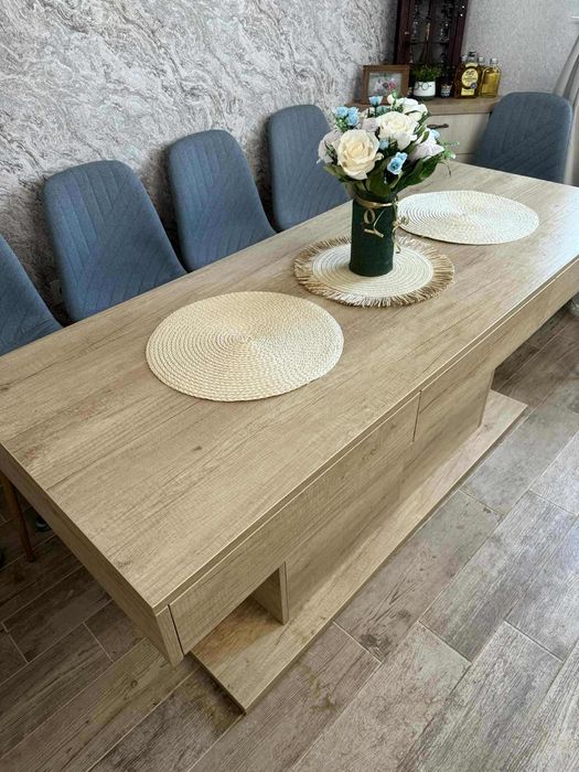 Дизайнерска трапезна маса – 170×65×77 см, масивна и стилна