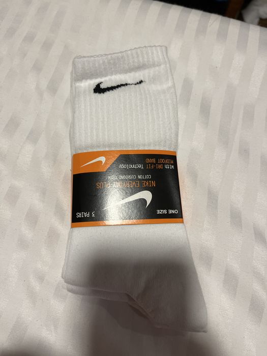 Sosete albe nike , stoc limitat !!! Am si pe negru