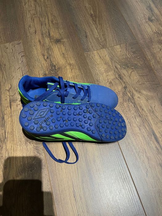 Ghete de fotbal umbro