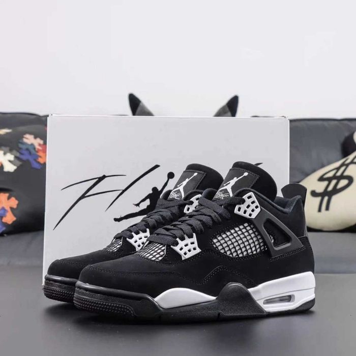 *LIVRARE GRATUITĂ* Jordan 4 White Thunder Premium Unisex