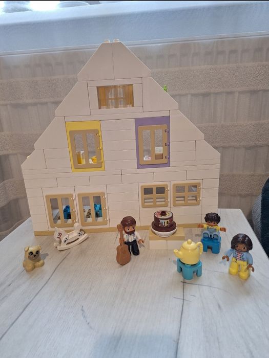 Vând Lego Duplo casa jocurilor 10929 complet