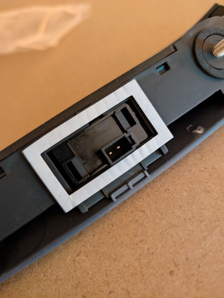 Maner clapeta buton switch deschidere haion portbagaj Opel Corsa  D