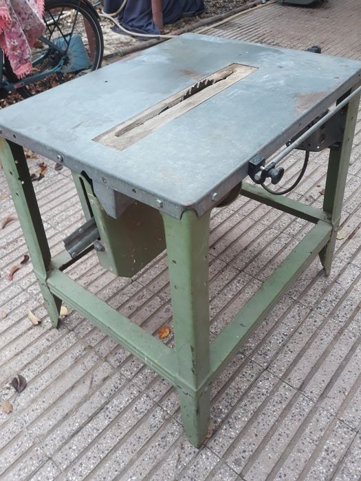 Circular de lemne foarte solid și foarte silentionos are și reductor