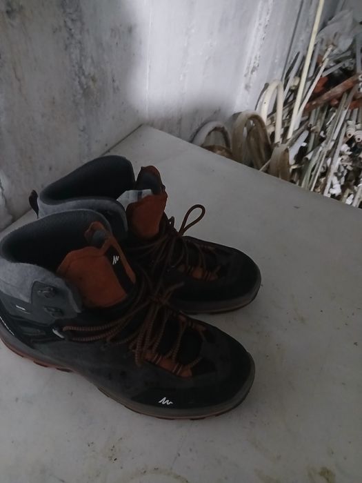 Vând adidas gheata marime 46