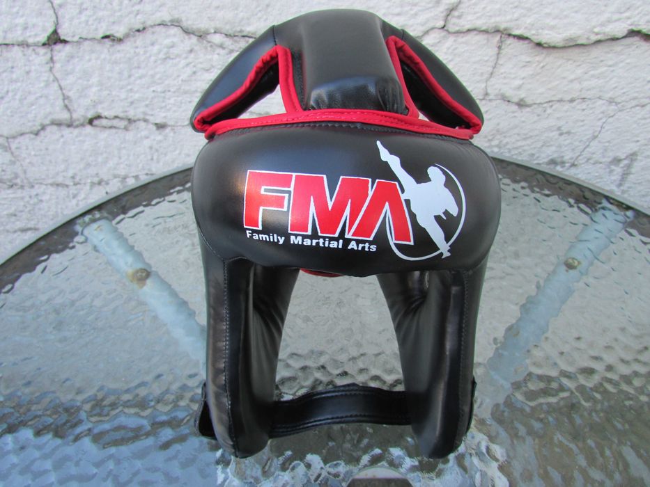 Екипировка за карате - кик бокс Pro Champ - FMA