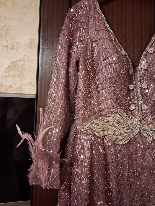 Rochie de ocazie pentru petrecere cu pietre pene